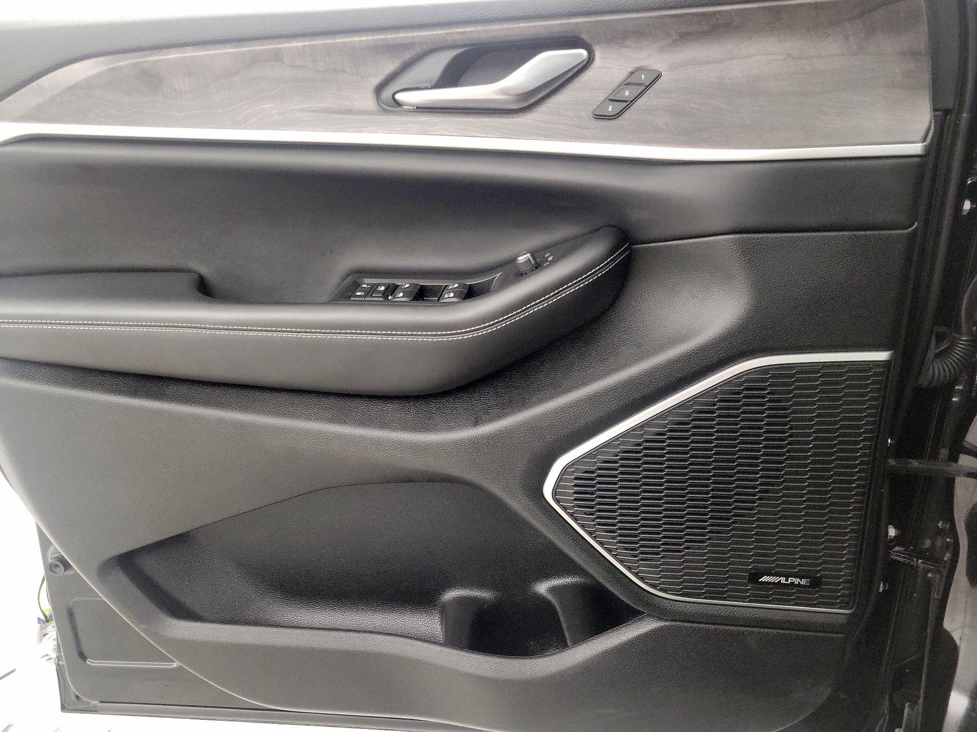 Thumbnail: 2022 Jeep Grand Cherokee - 12