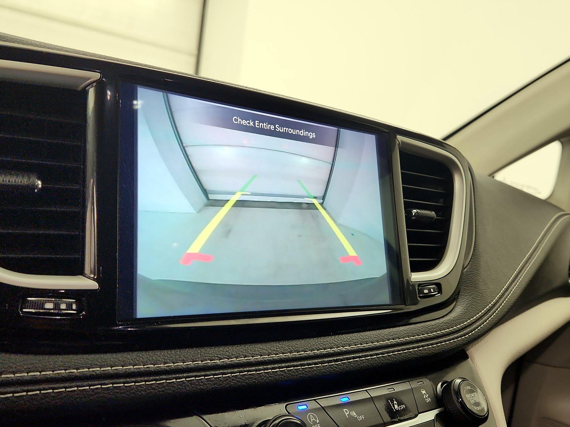 Thumbnail: 2022 Chrysler Pacifica - 14