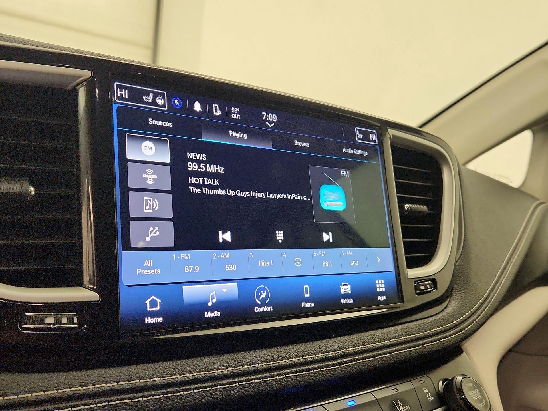 Thumbnail: 2022 Chrysler Pacifica - 15