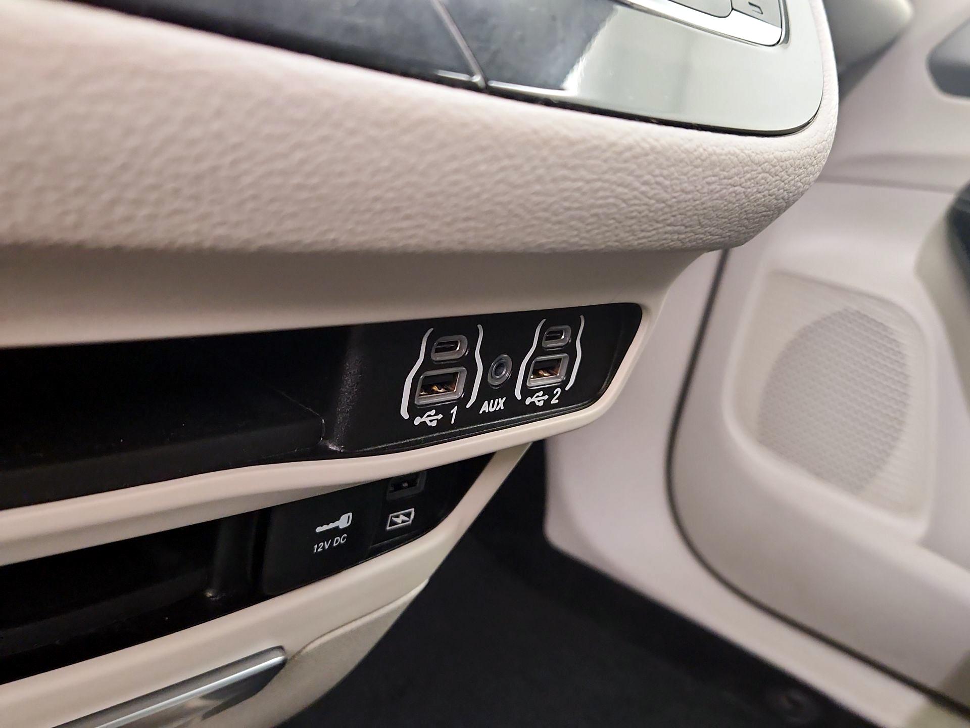 Thumbnail: 2022 Chrysler Pacifica - 18