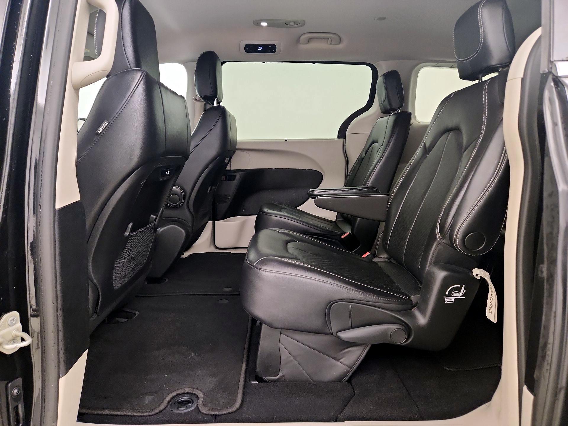 Thumbnail: 2022 Chrysler Pacifica - 19