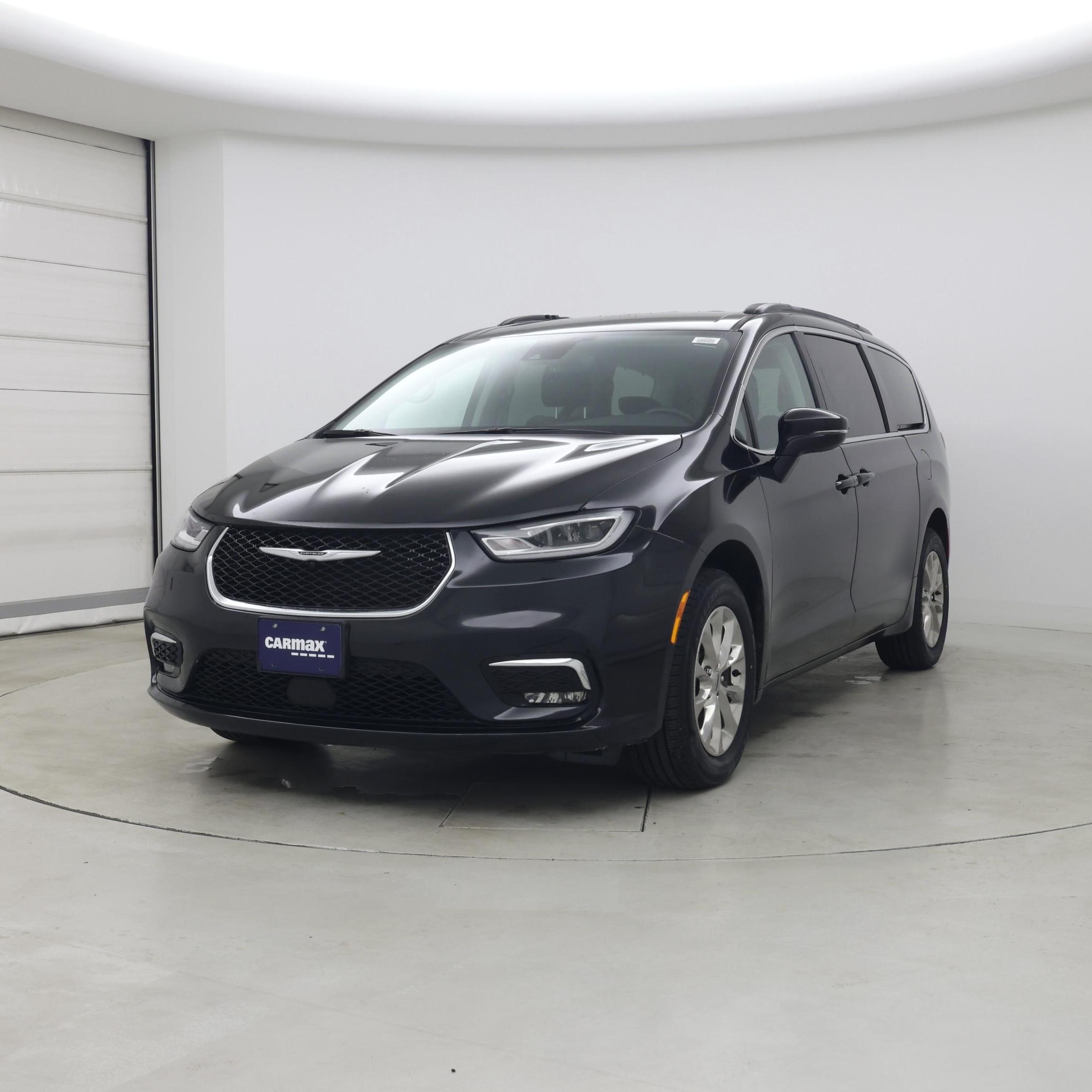 Thumbnail: 2022 Chrysler Pacifica - 4