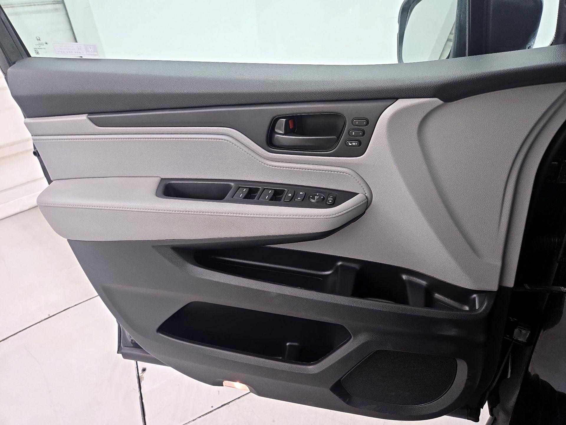 Thumbnail: 2022 Honda Odyssey - 12