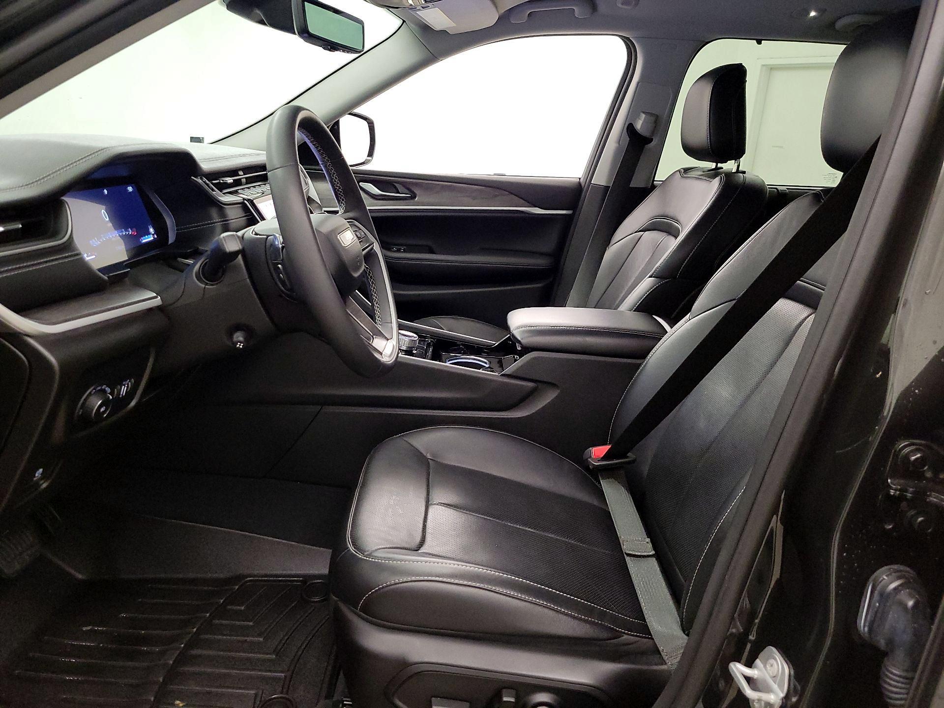 Thumbnail: 2023 Jeep Grand Cherokee - 11