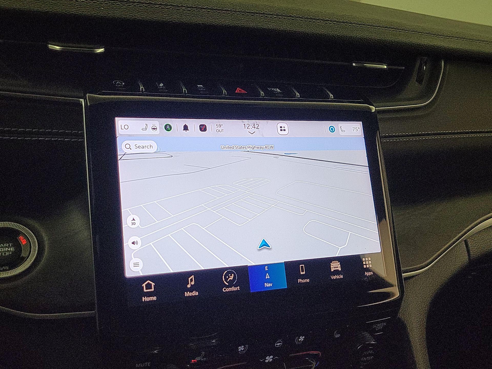 Thumbnail: 2023 Jeep Grand Cherokee - 14