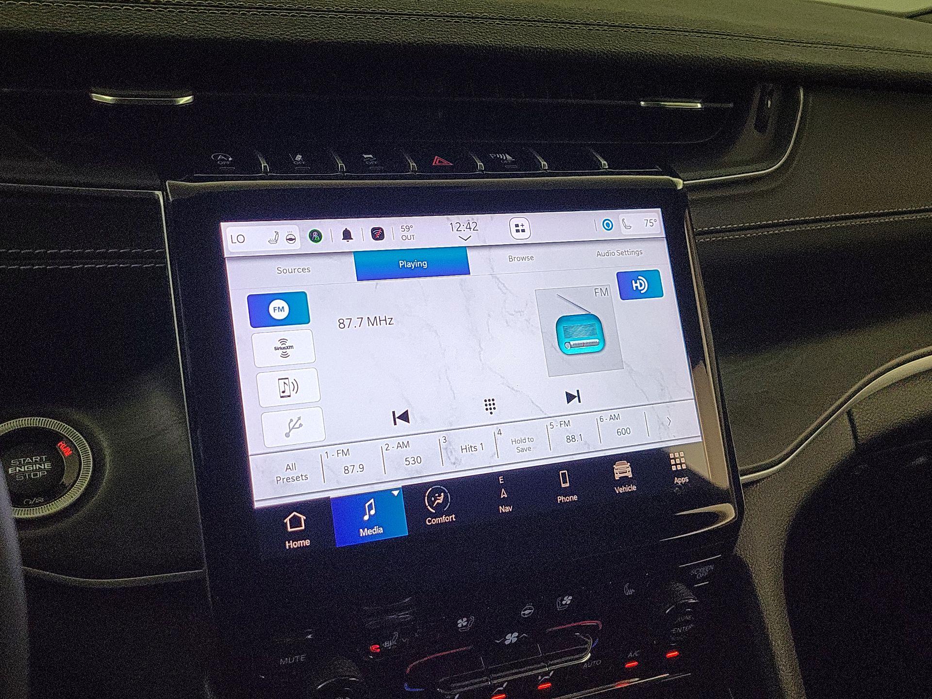 Thumbnail: 2023 Jeep Grand Cherokee - 16