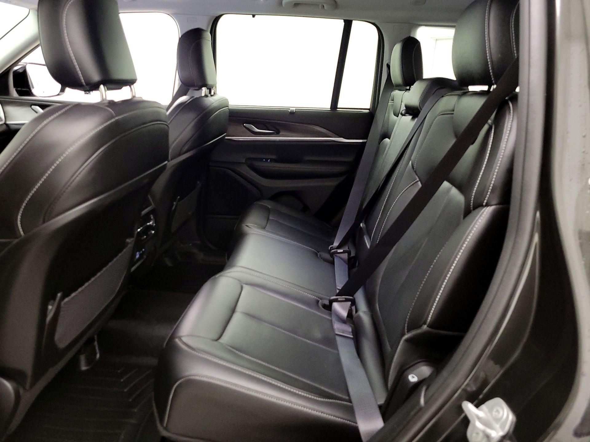 Thumbnail: 2023 Jeep Grand Cherokee - 20