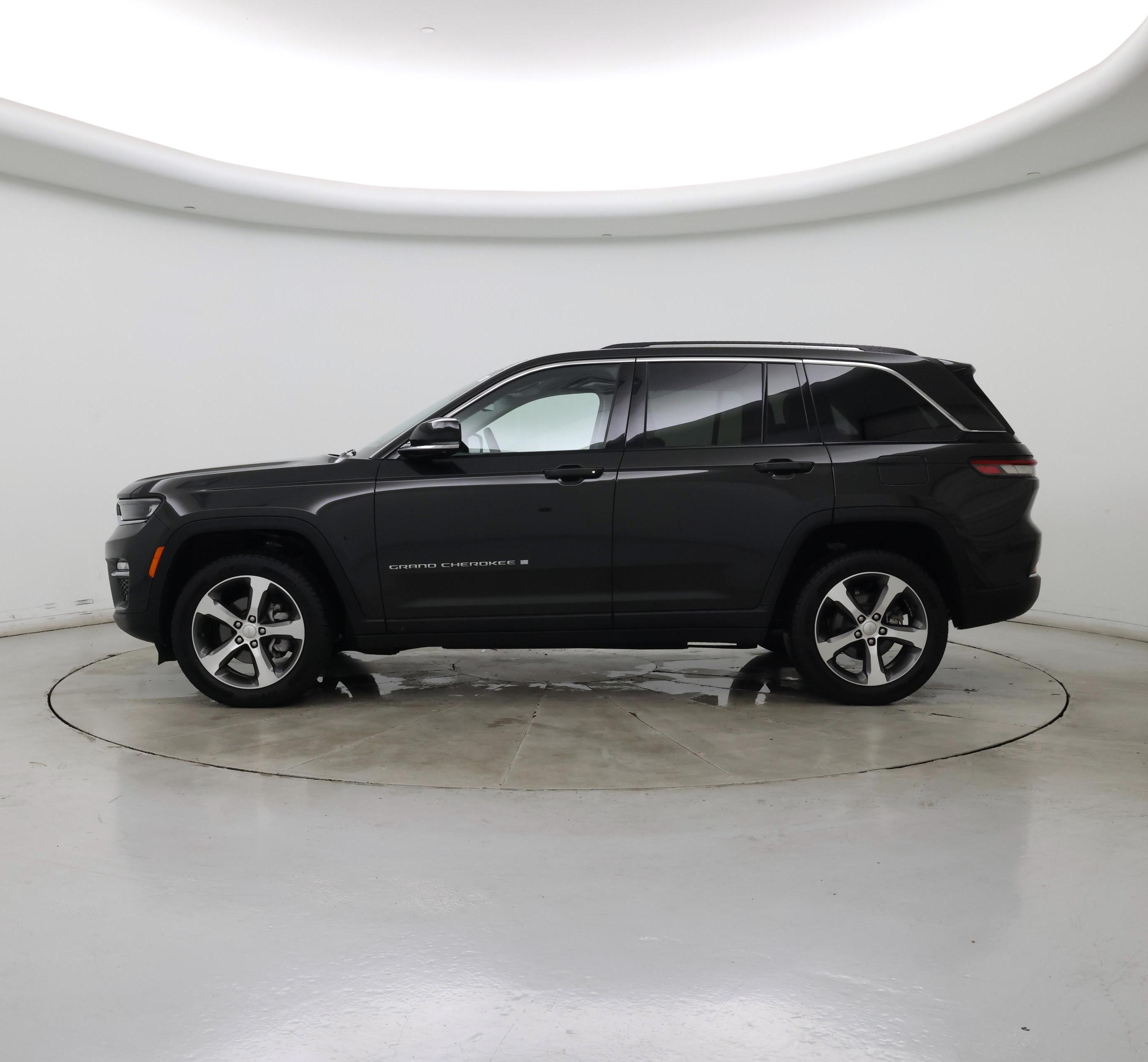 Thumbnail: 2023 Jeep Grand Cherokee - 3