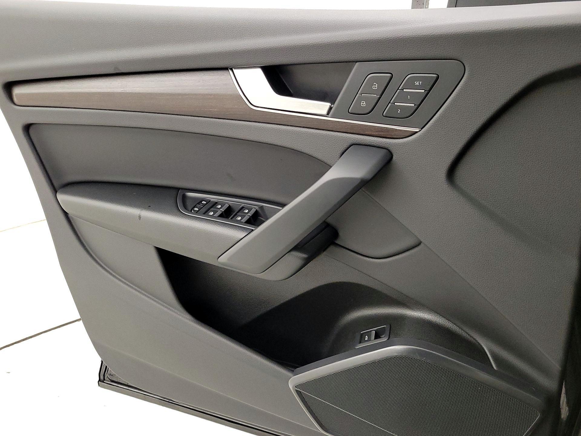 Thumbnail: 2023 Audi Q5 - 12