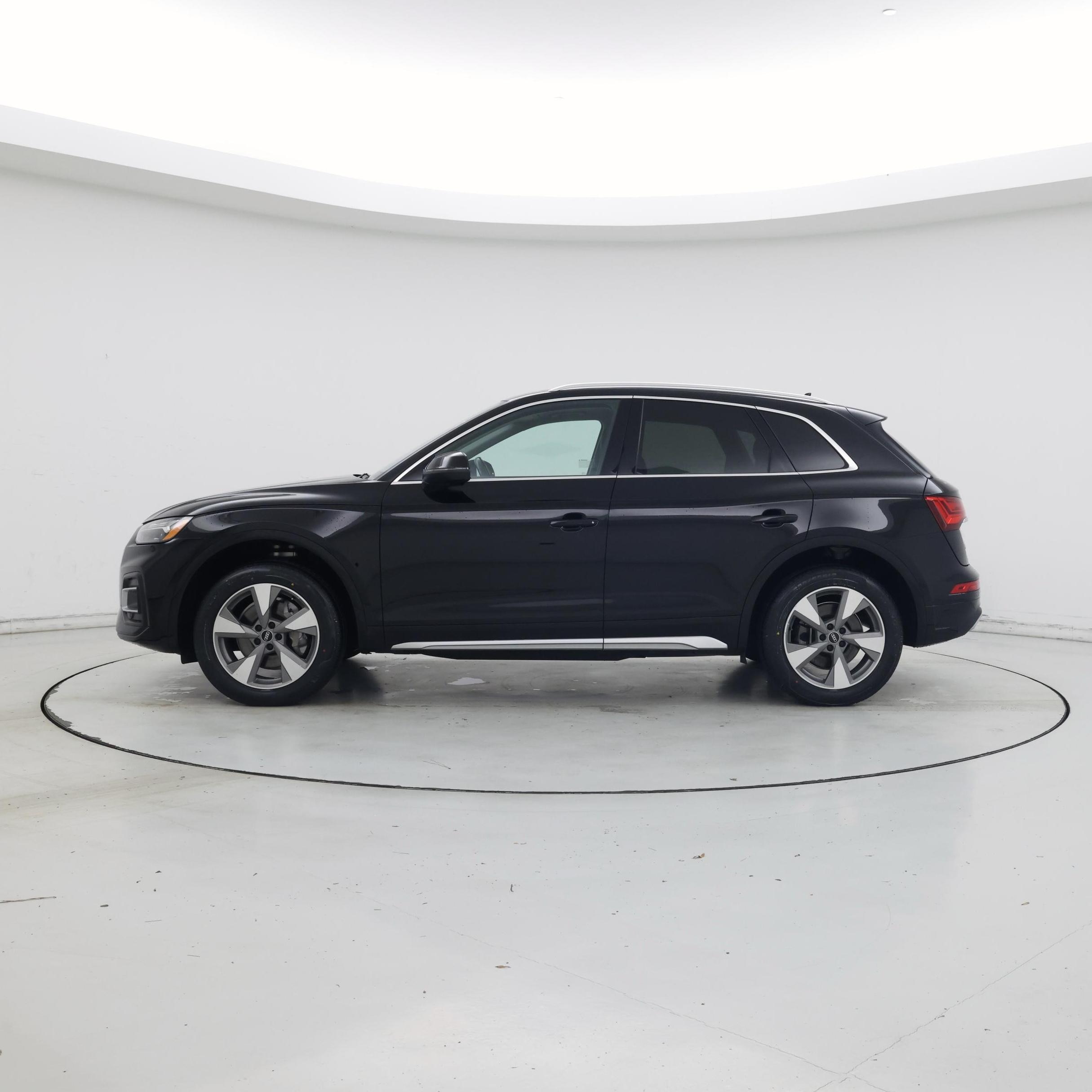 Thumbnail: 2023 Audi Q5 - 3