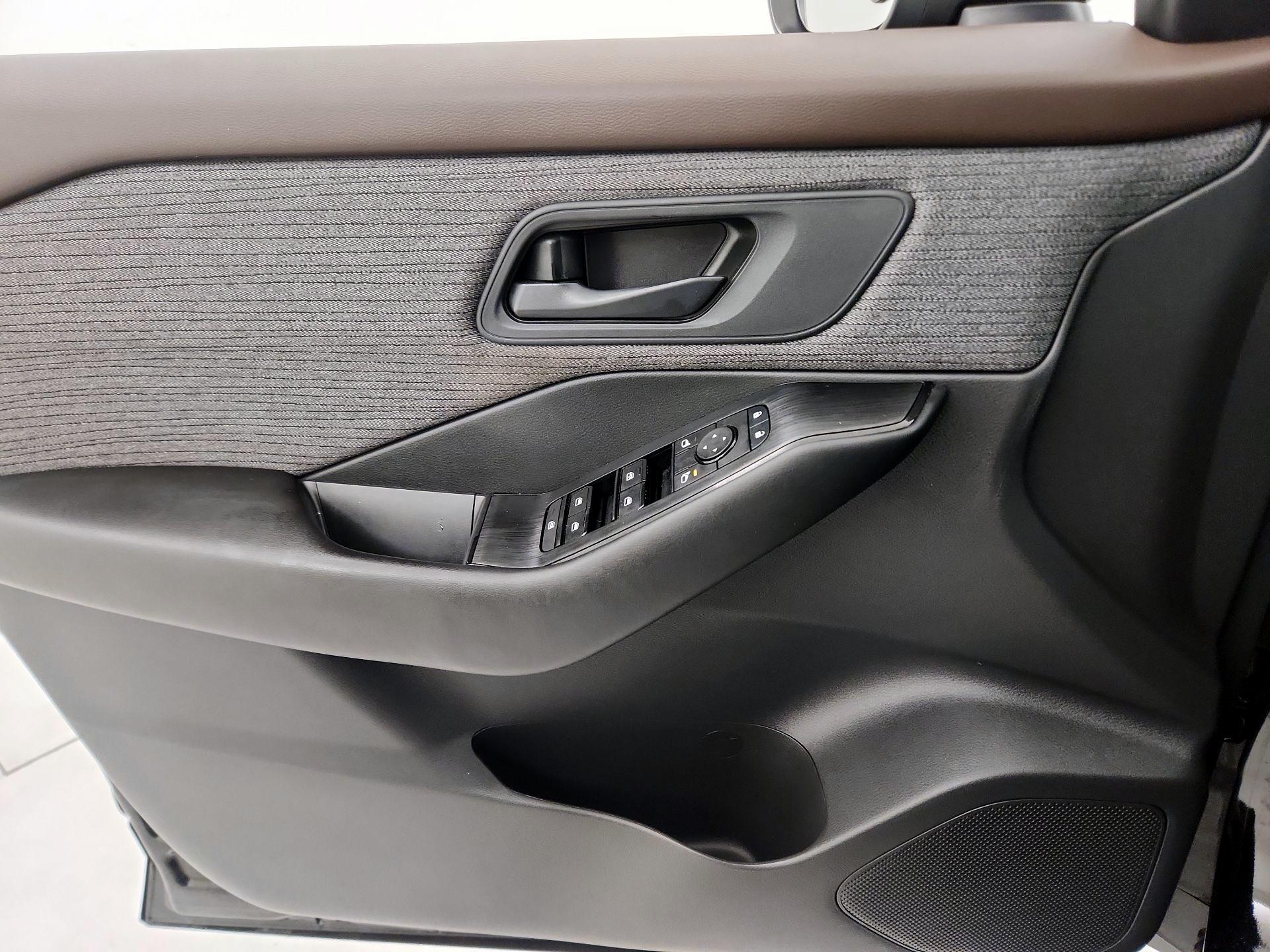 Thumbnail: 2023 Nissan Rogue - 12