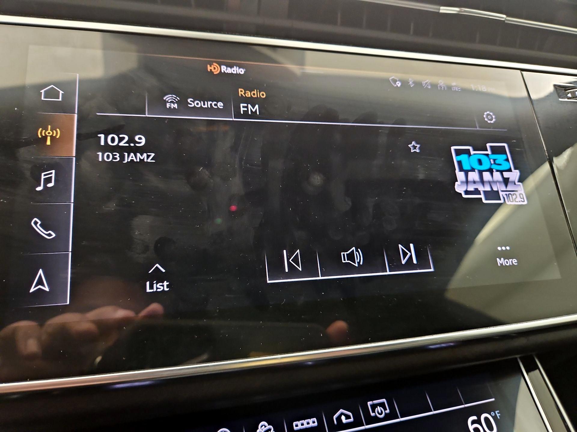 Thumbnail: 2021 Audi Q8 - 16