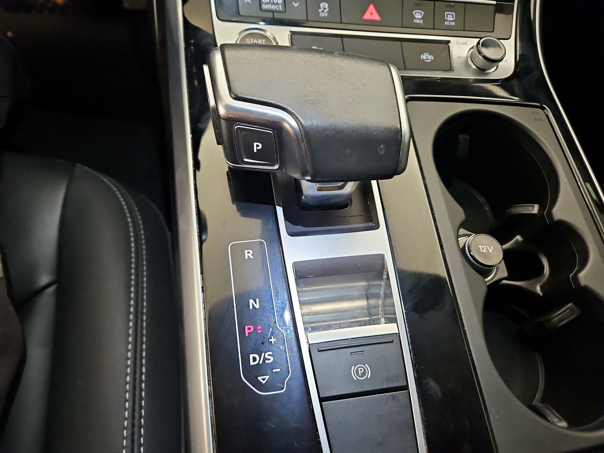 Thumbnail: 2021 Audi Q8 - 18