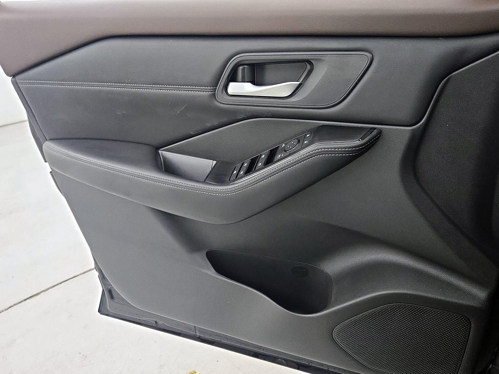 Thumbnail: 2023 Nissan Rogue - 12