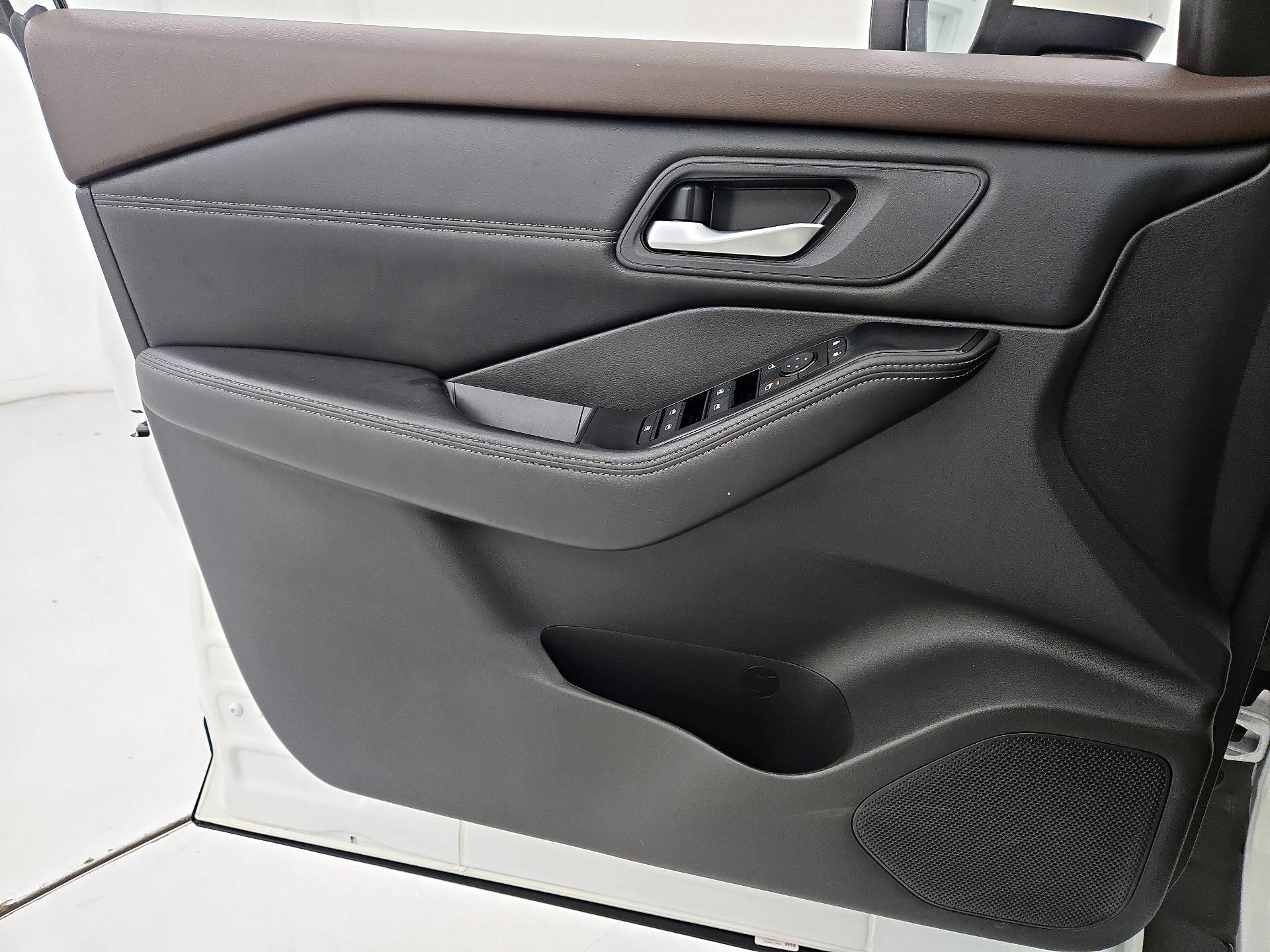 Thumbnail: 2023 Nissan Rogue - 12