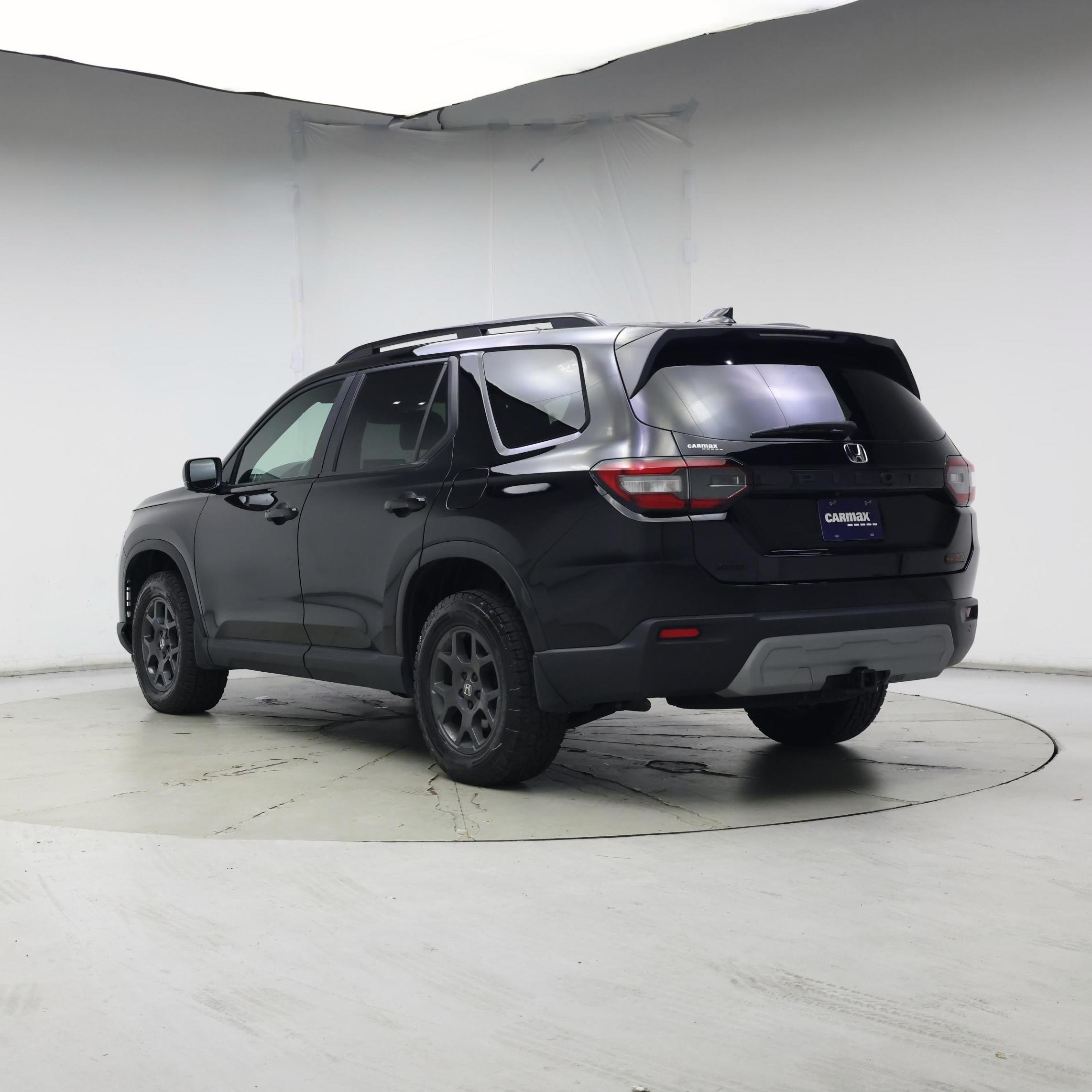 Thumbnail: 2023 Honda Pilot - 2