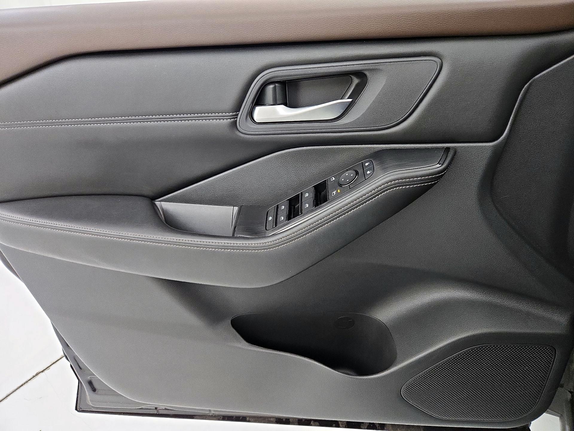 Thumbnail: 2023 Nissan Rogue - 12