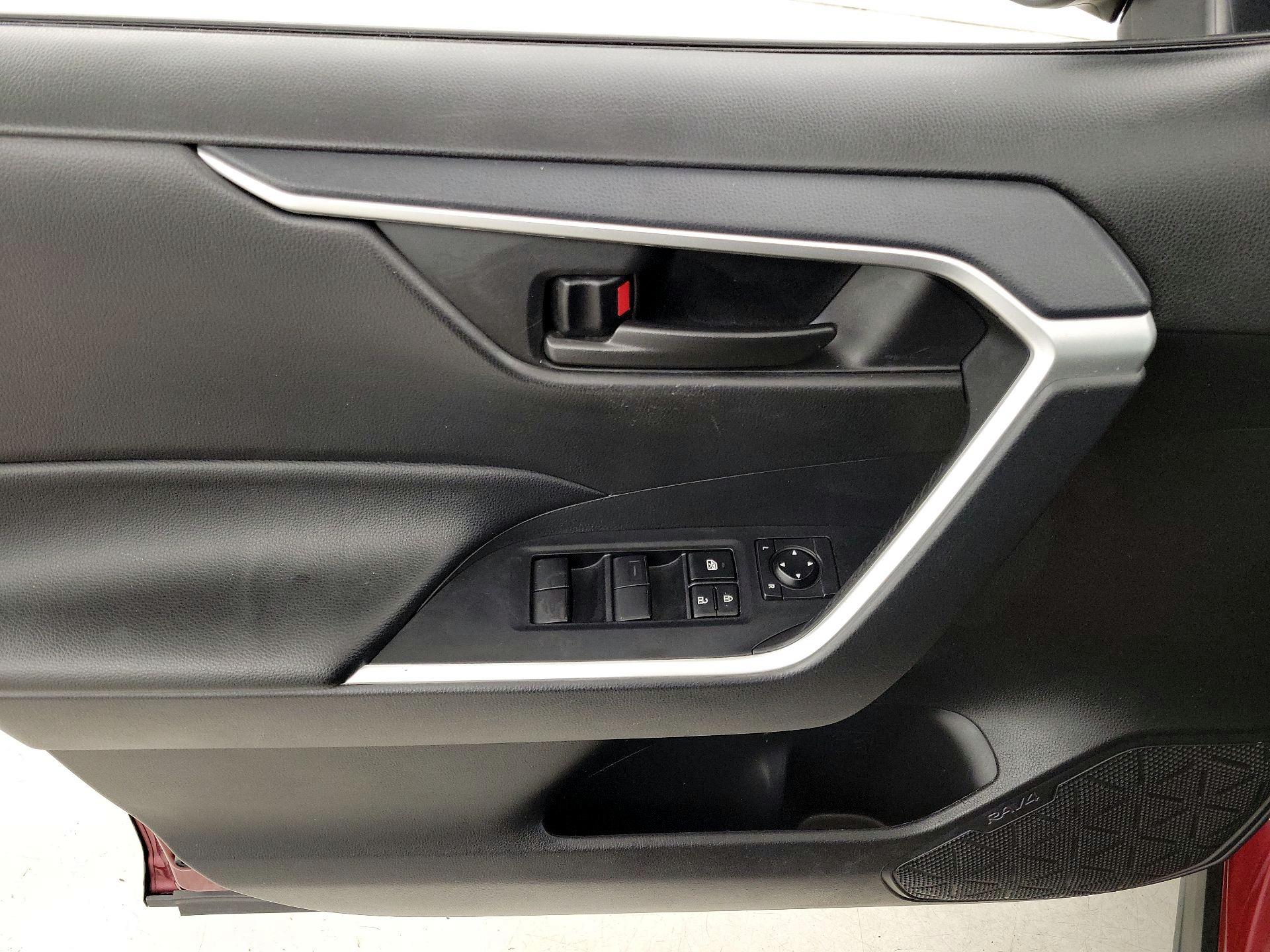 Thumbnail: 2023 Toyota RAV4 - 12