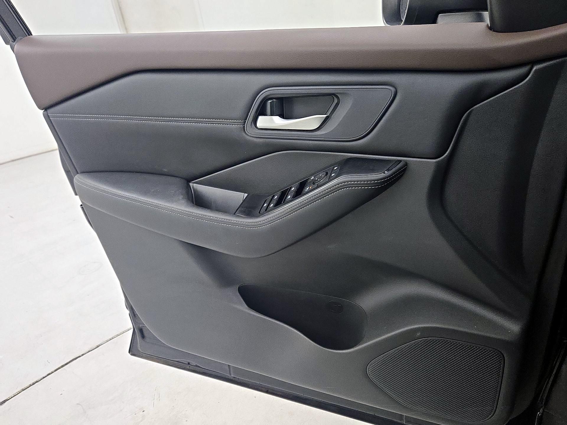 Thumbnail: 2023 Nissan Rogue - 12