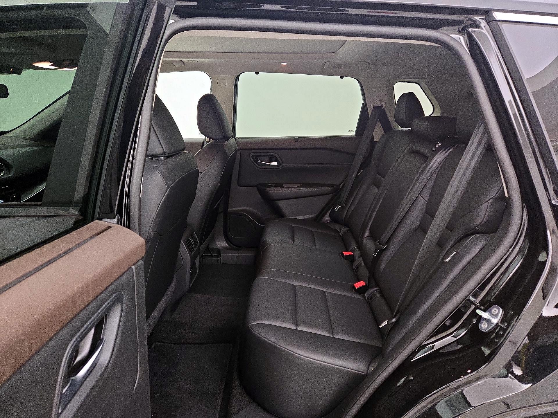 Thumbnail: 2023 Nissan Rogue - 18