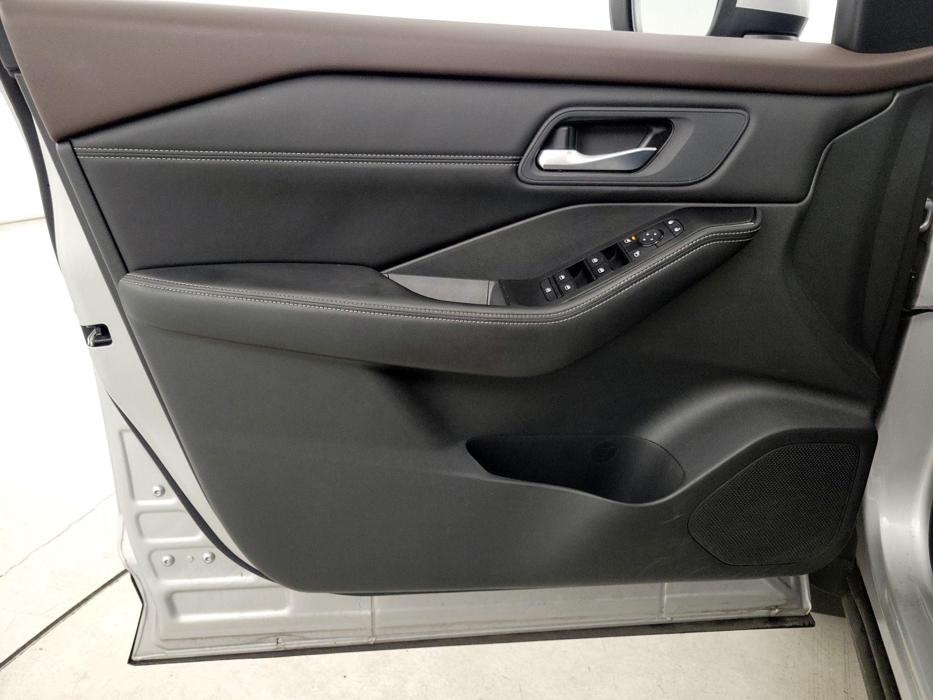 Thumbnail: 2022 Nissan Rogue - 12