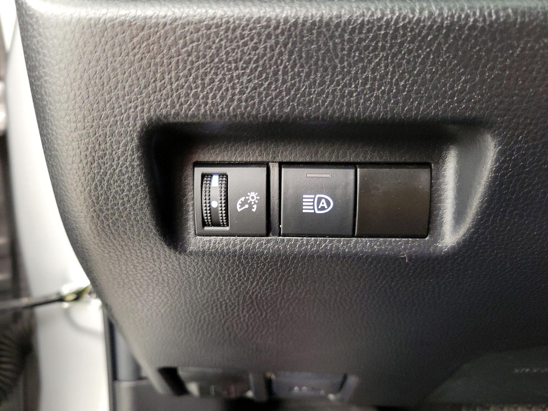 Thumbnail: 2022 Toyota RAV4 - 13