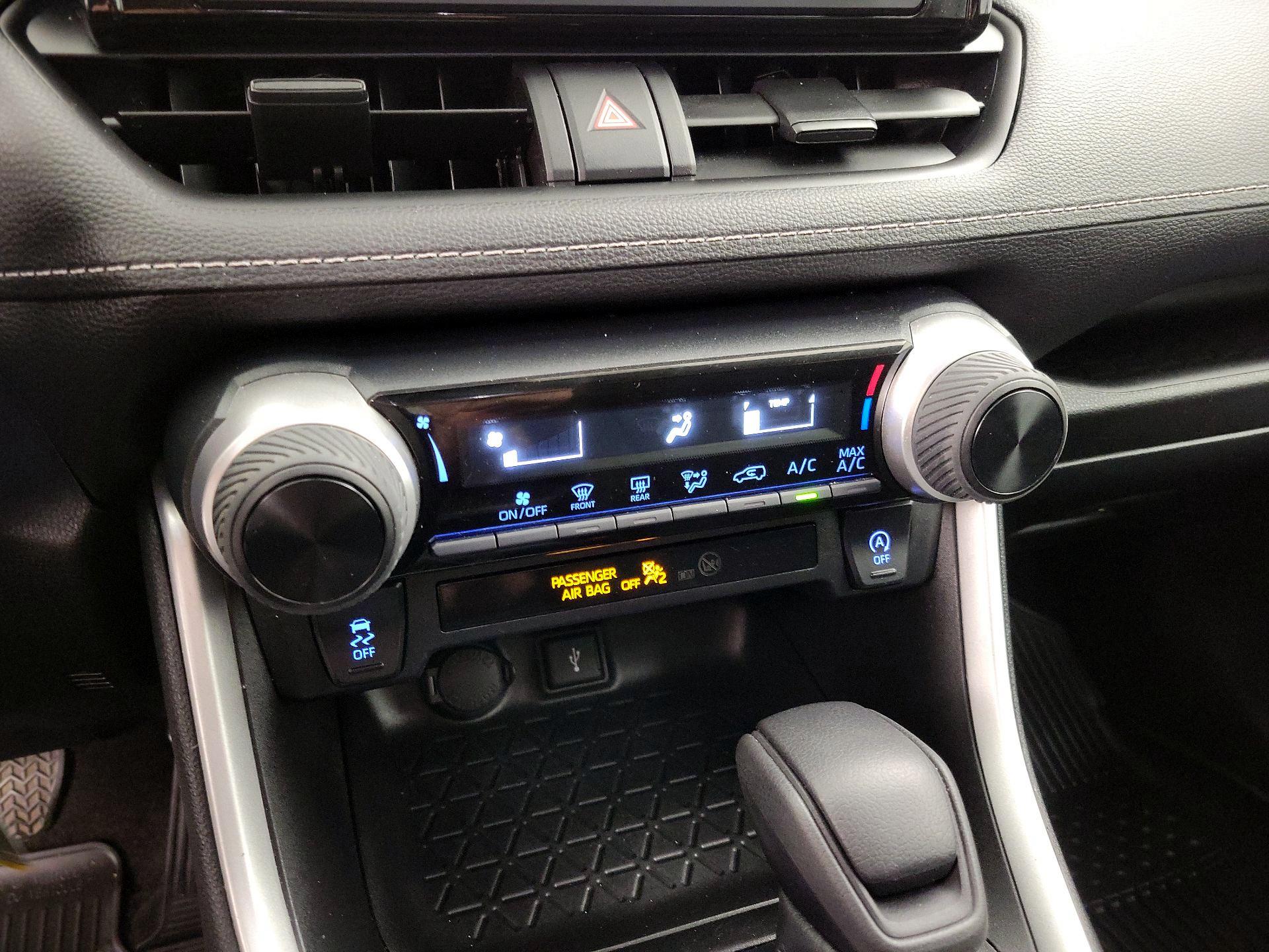 Thumbnail: 2022 Toyota RAV4 - 16