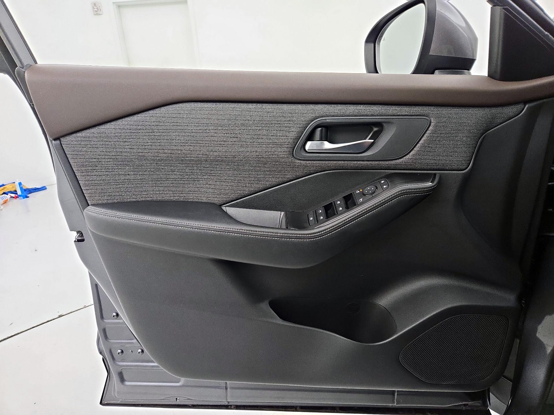 Thumbnail: 2022 Nissan Rogue - 12