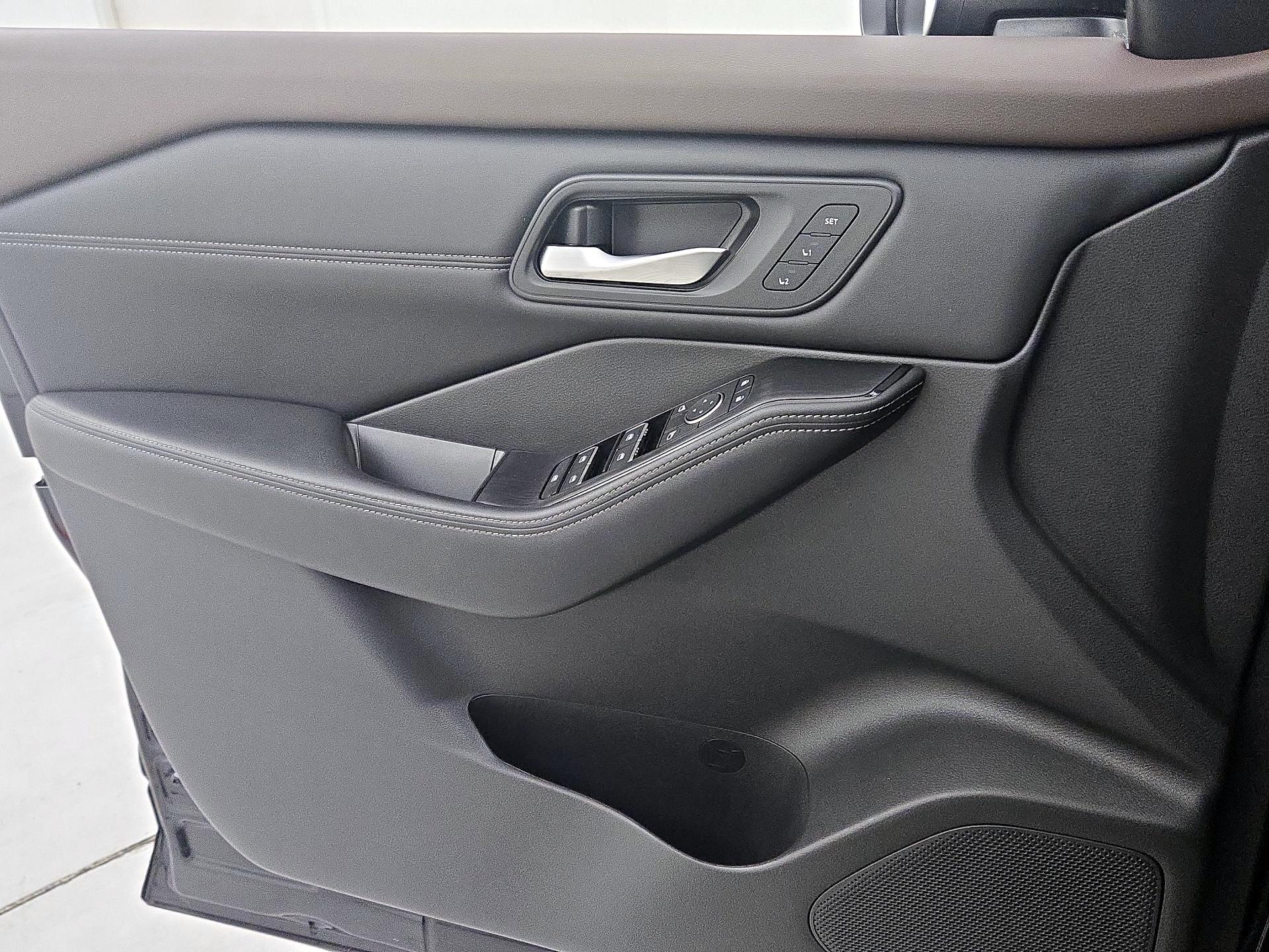 Thumbnail: 2023 Nissan Rogue - 12