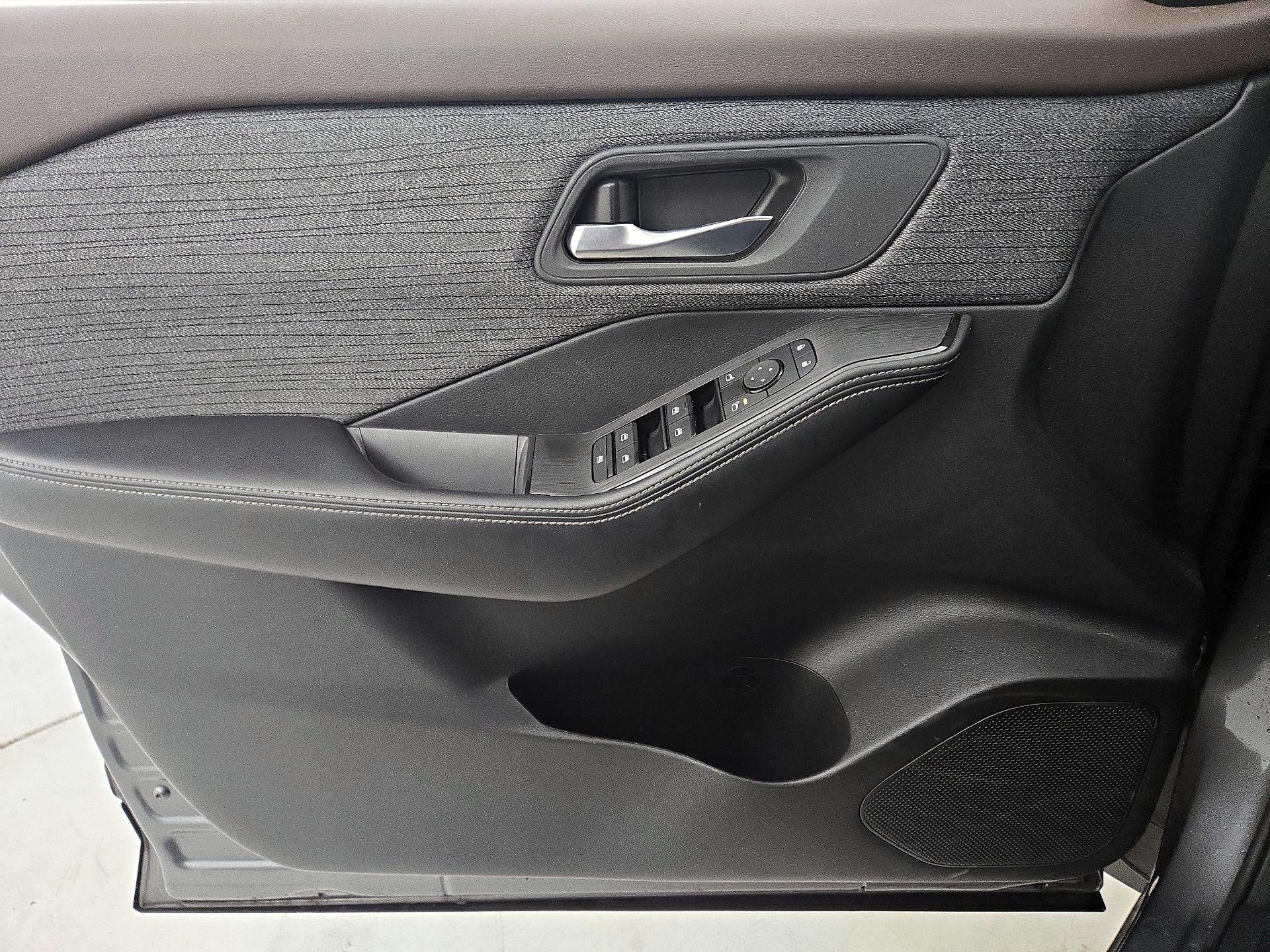 Thumbnail: 2023 Nissan Rogue - 12