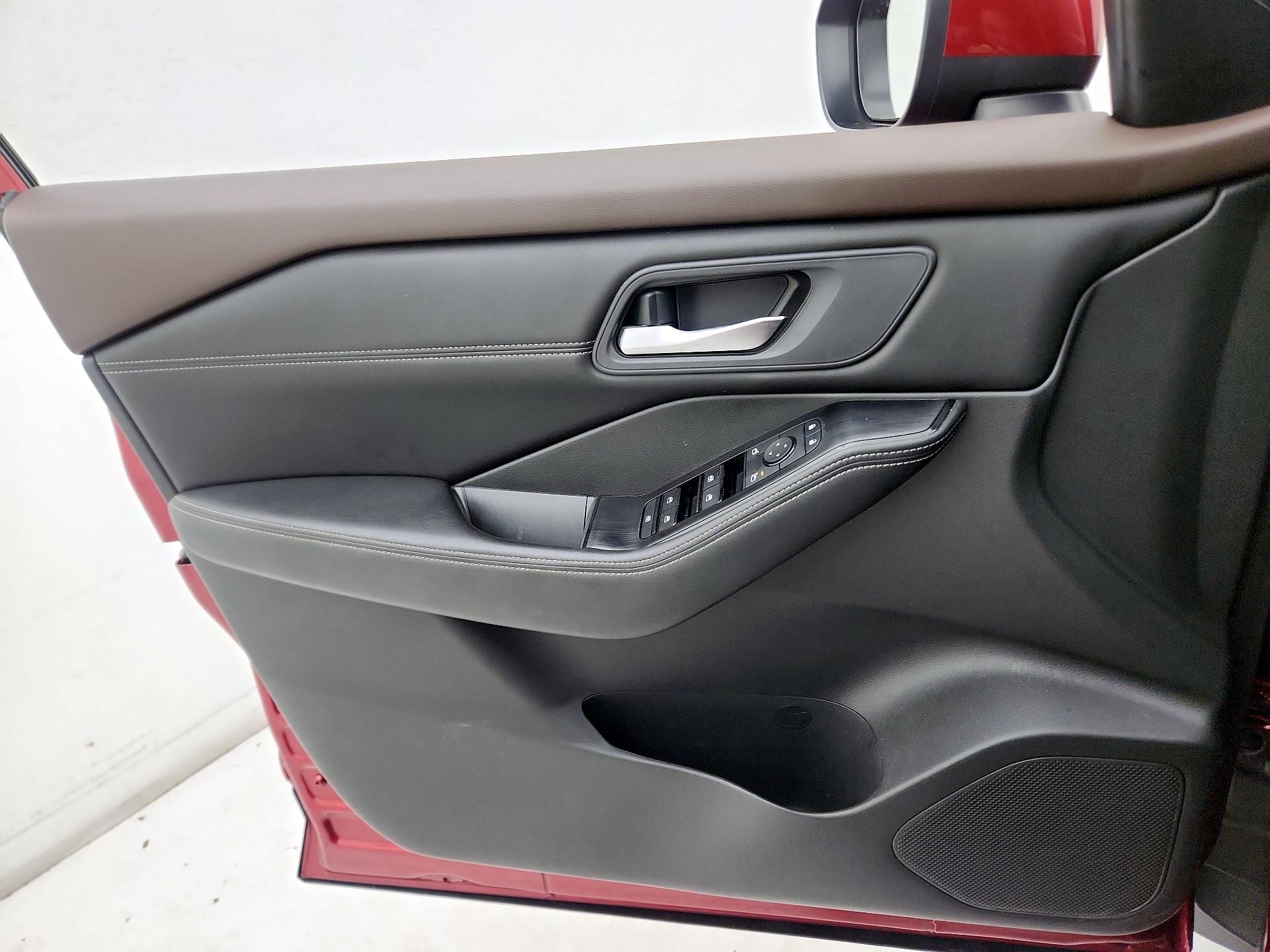 Thumbnail: 2023 Nissan Rogue - 12