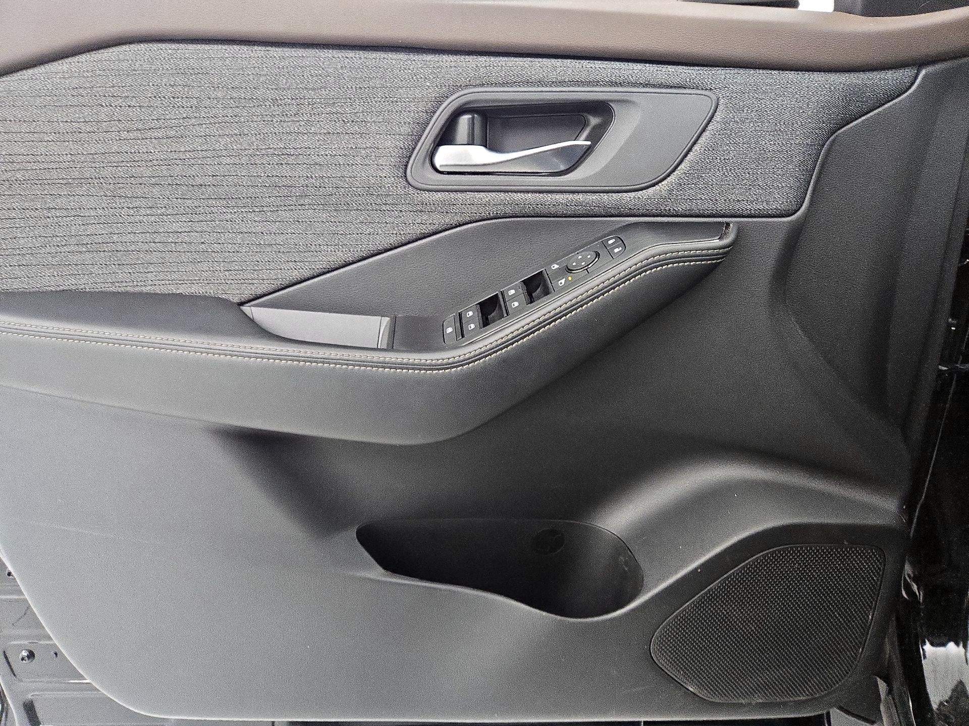 Thumbnail: 2023 Nissan Rogue - 12