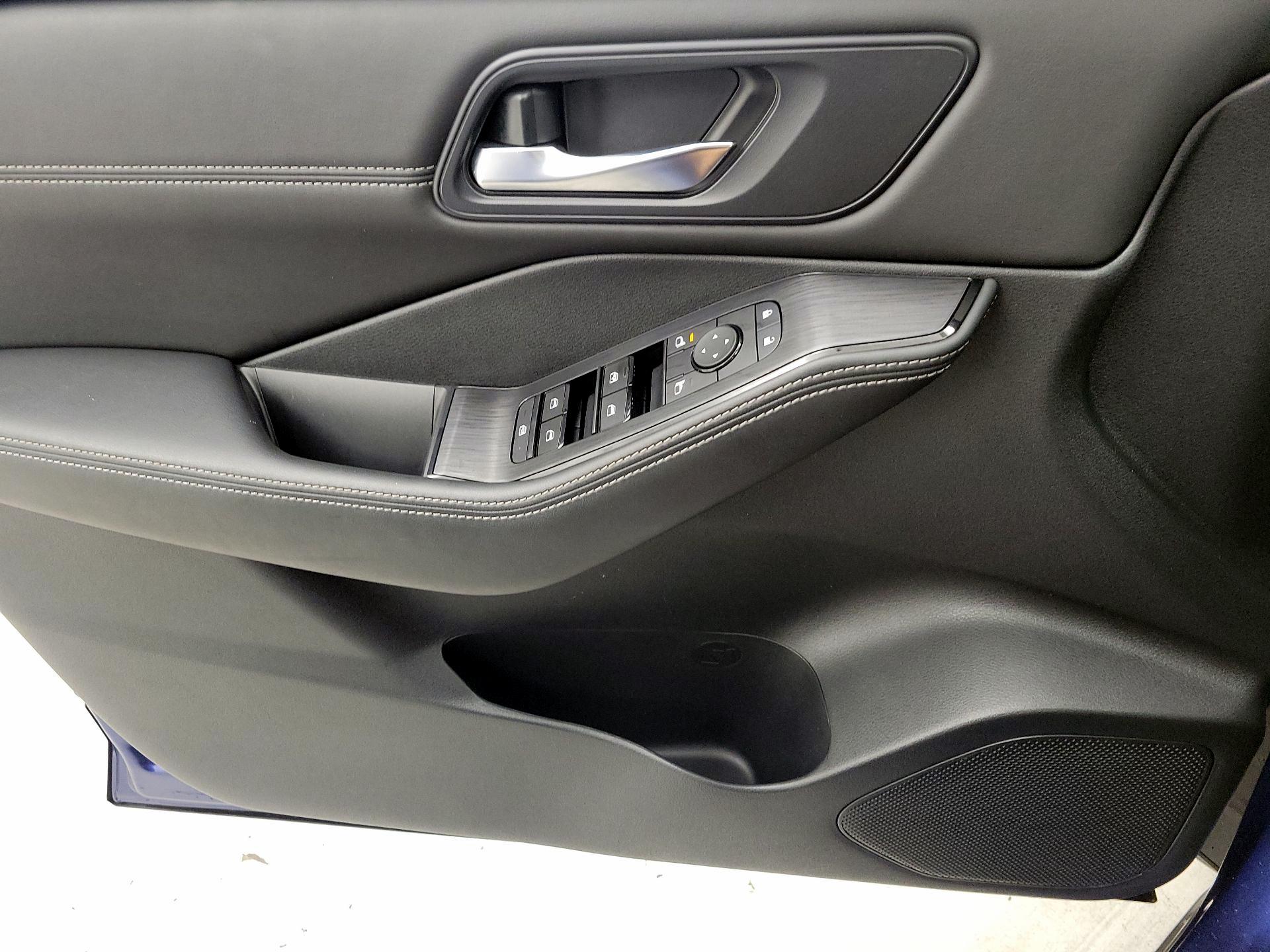 Thumbnail: 2022 Nissan Rogue - 12