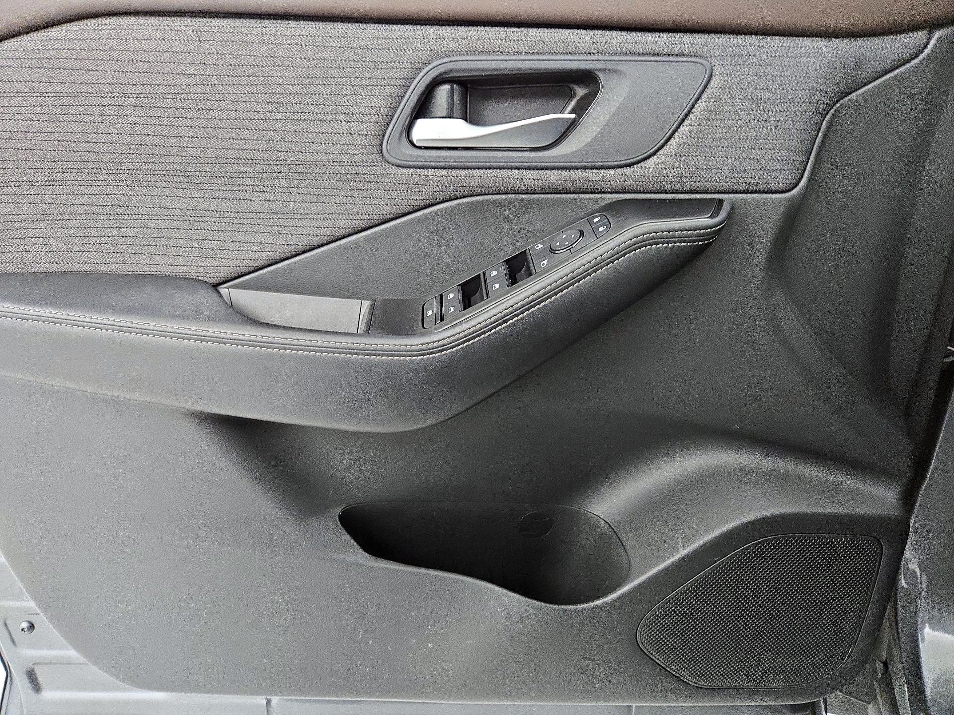 Thumbnail: 2023 Nissan Rogue - 12