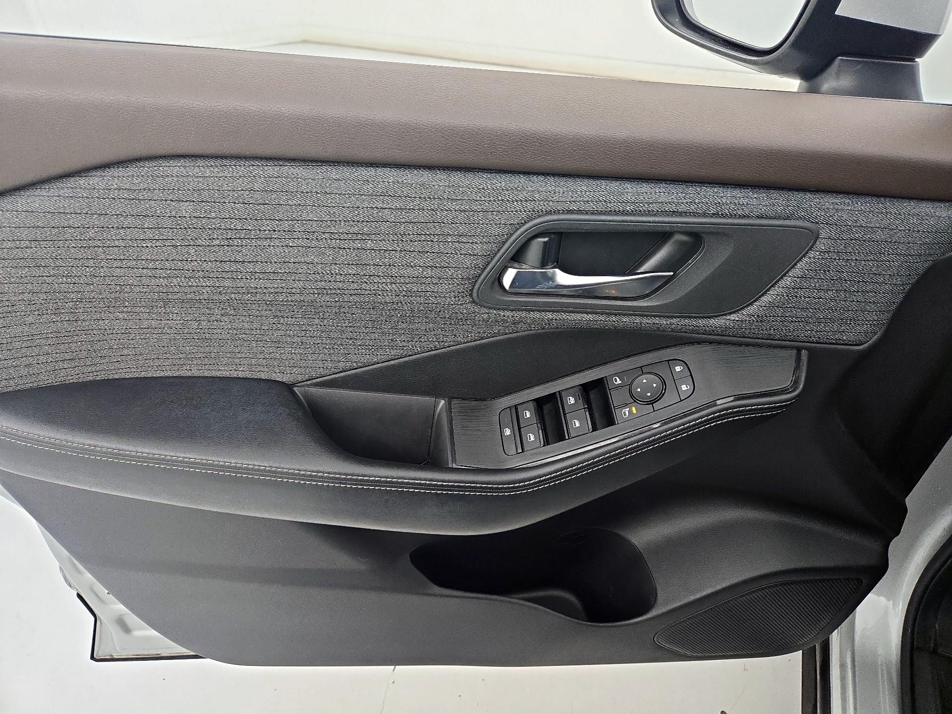 Thumbnail: 2023 Nissan Rogue - 12