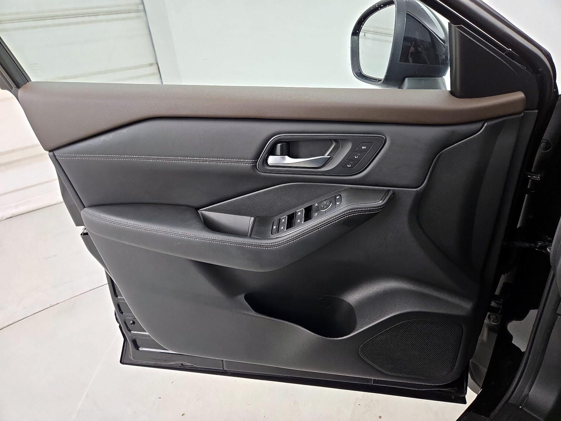 Thumbnail: 2023 Nissan Rogue - 12