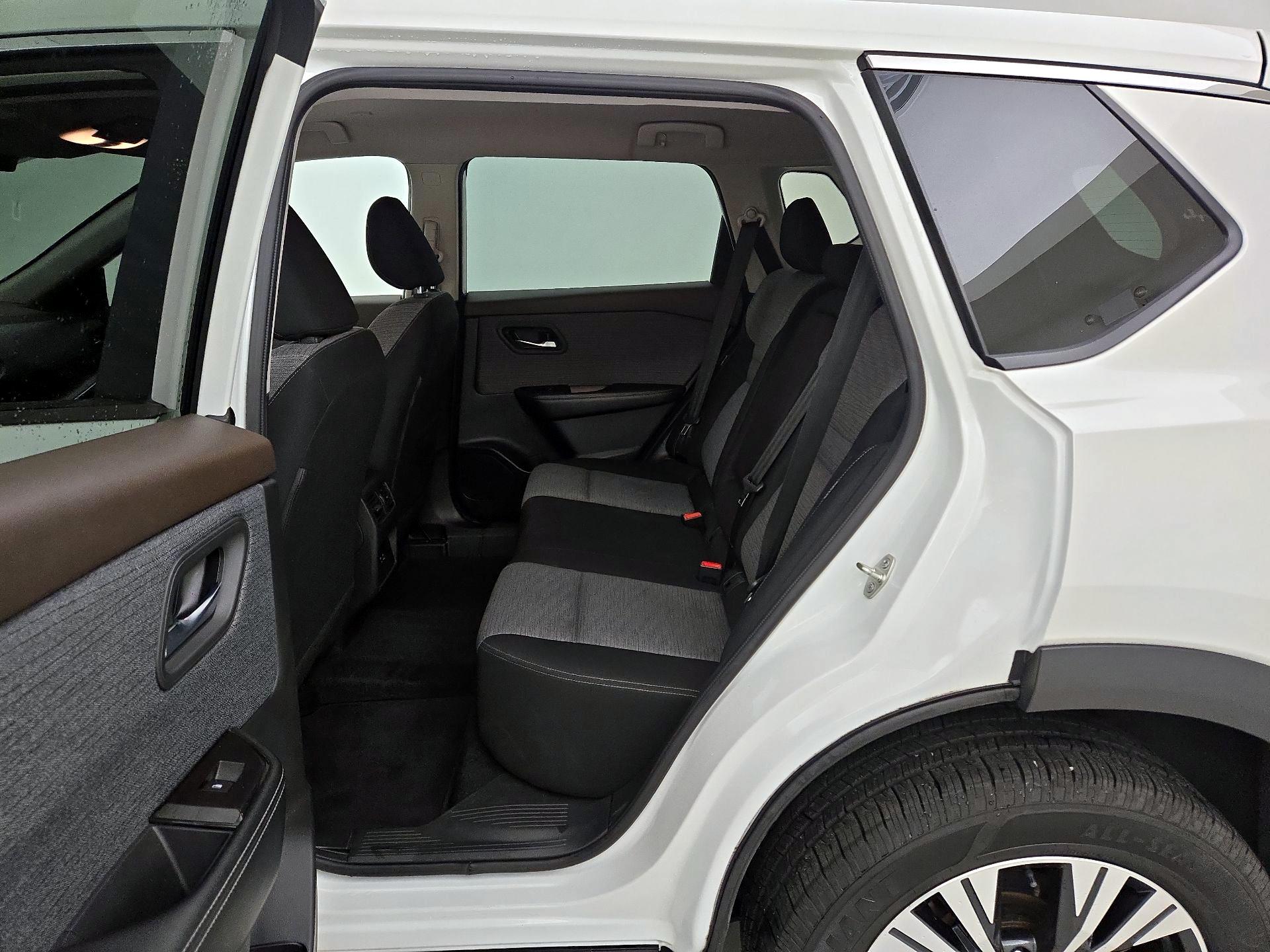 Thumbnail: 2023 Nissan Rogue - 18