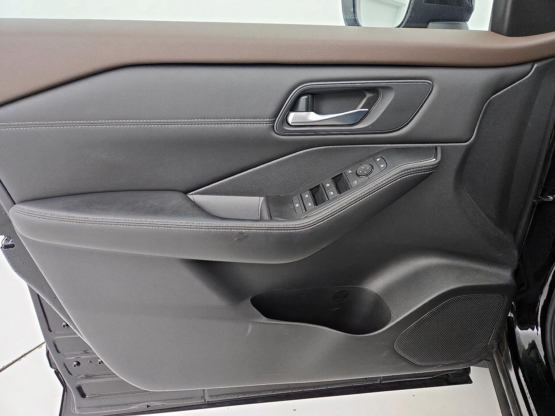 Thumbnail: 2022 Nissan Rogue - 12