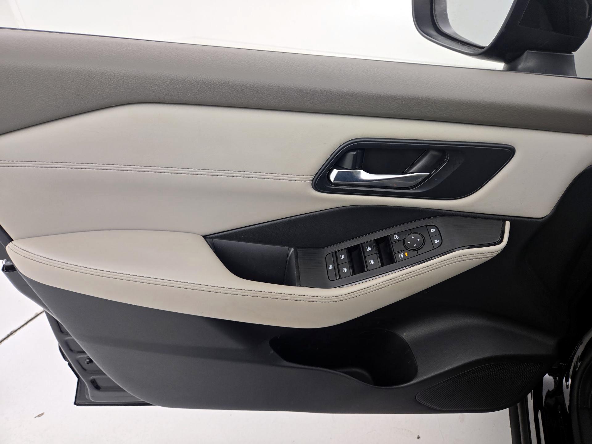 Thumbnail: 2023 Nissan Rogue - 12