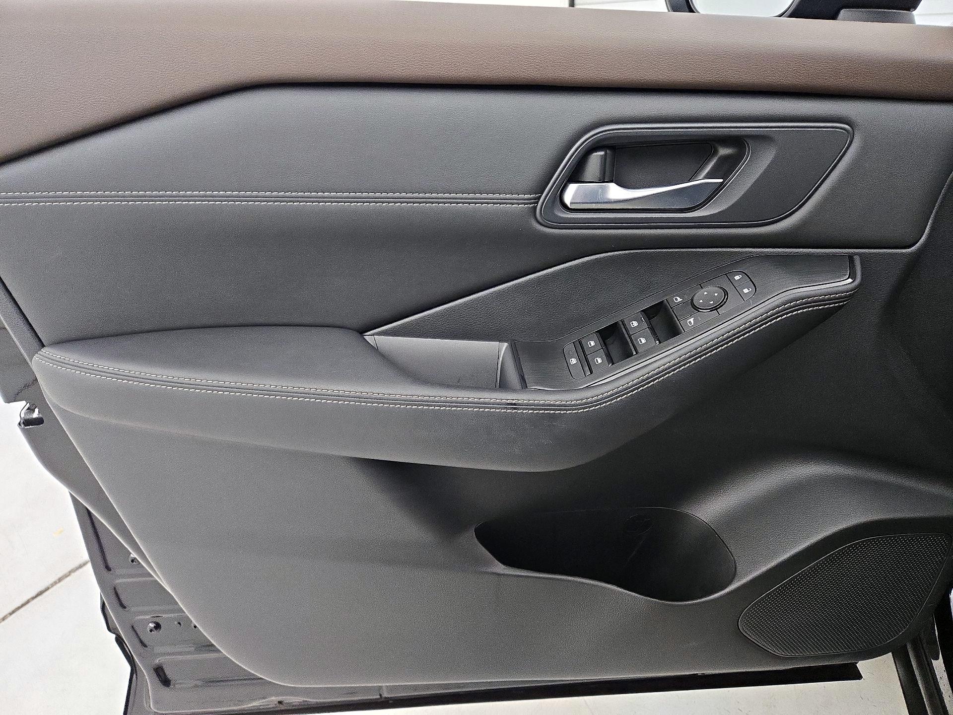 Thumbnail: 2022 Nissan Rogue - 12