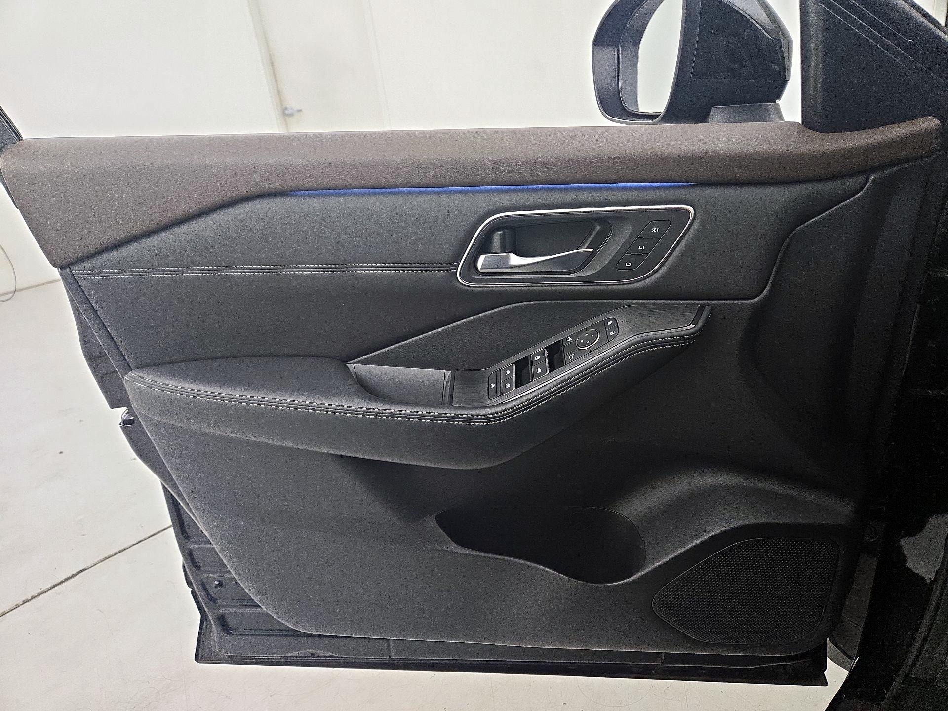 Thumbnail: 2023 Nissan Rogue - 12