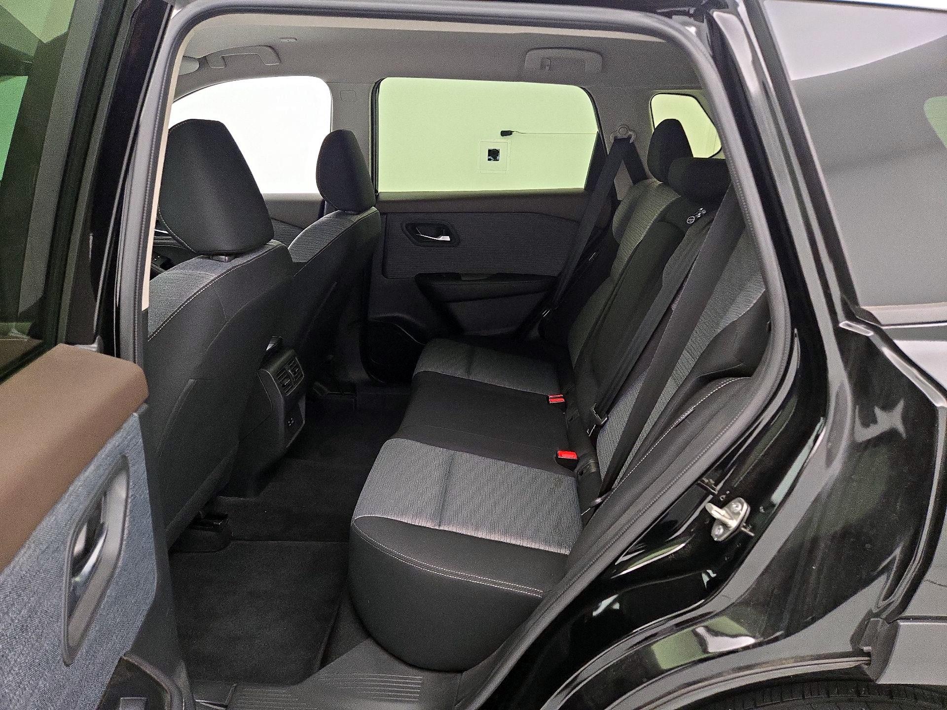 Thumbnail: 2023 Nissan Rogue - 19