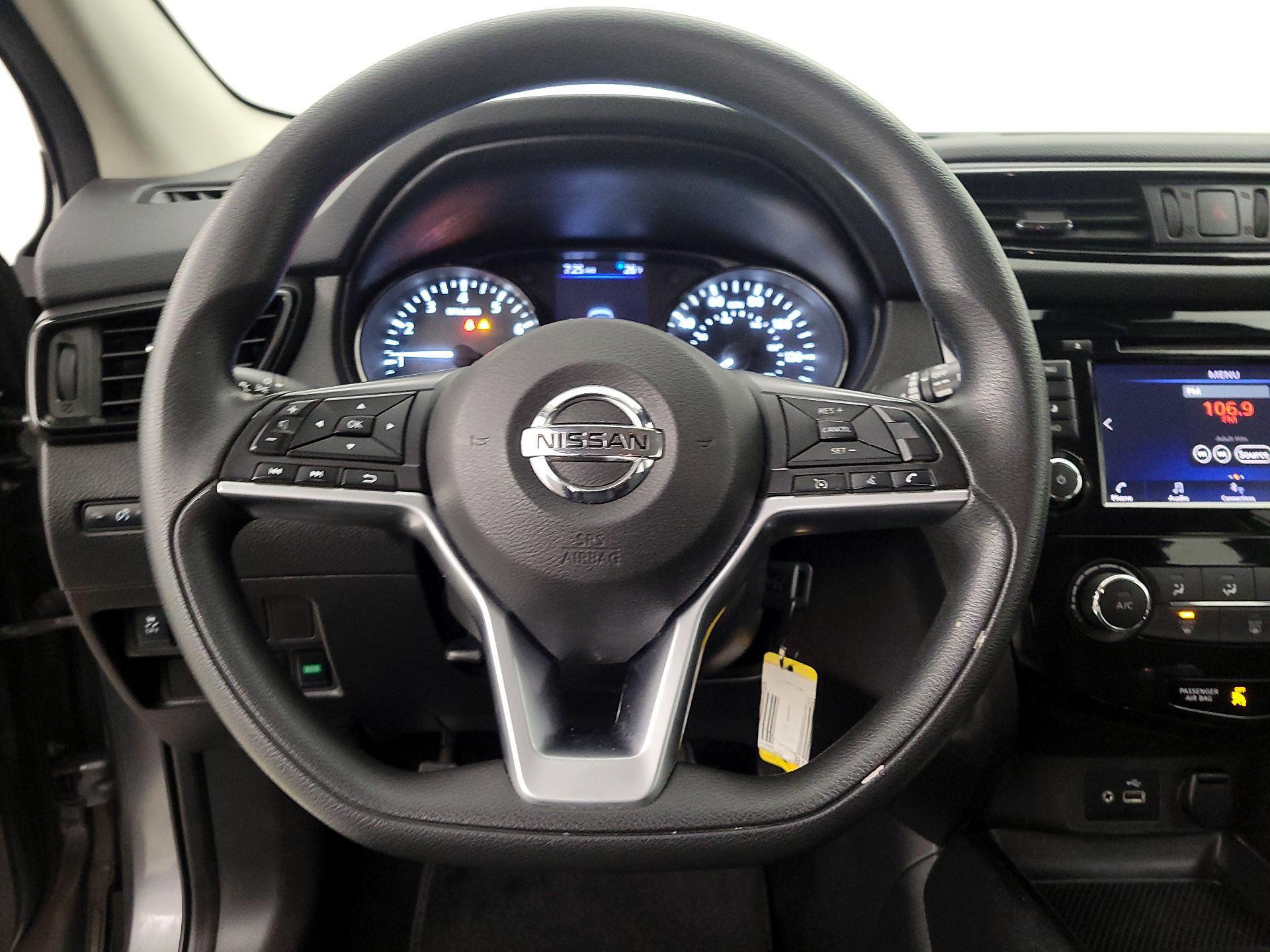 Thumbnail: 2020 Nissan Rogue Sport - 10