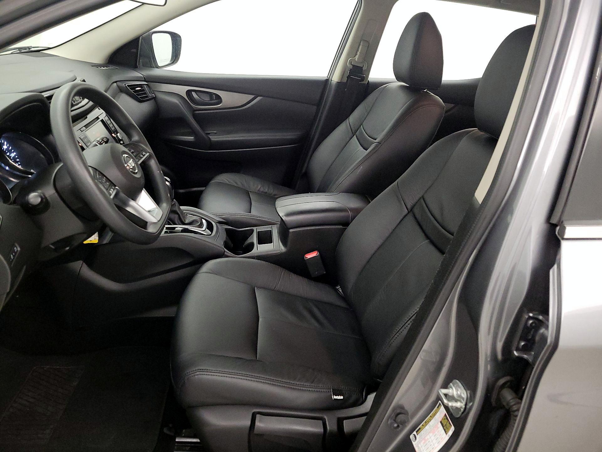 Thumbnail: 2020 Nissan Rogue Sport - 11