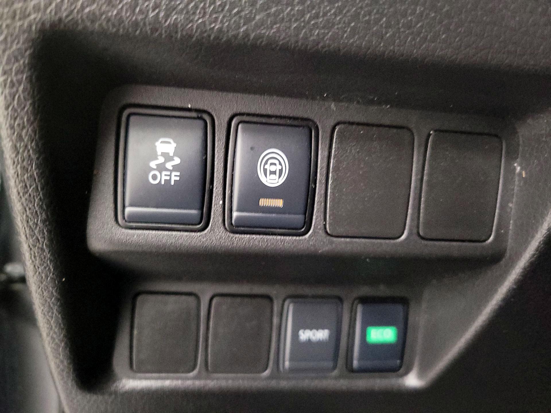 Thumbnail: 2020 Nissan Rogue Sport - 13