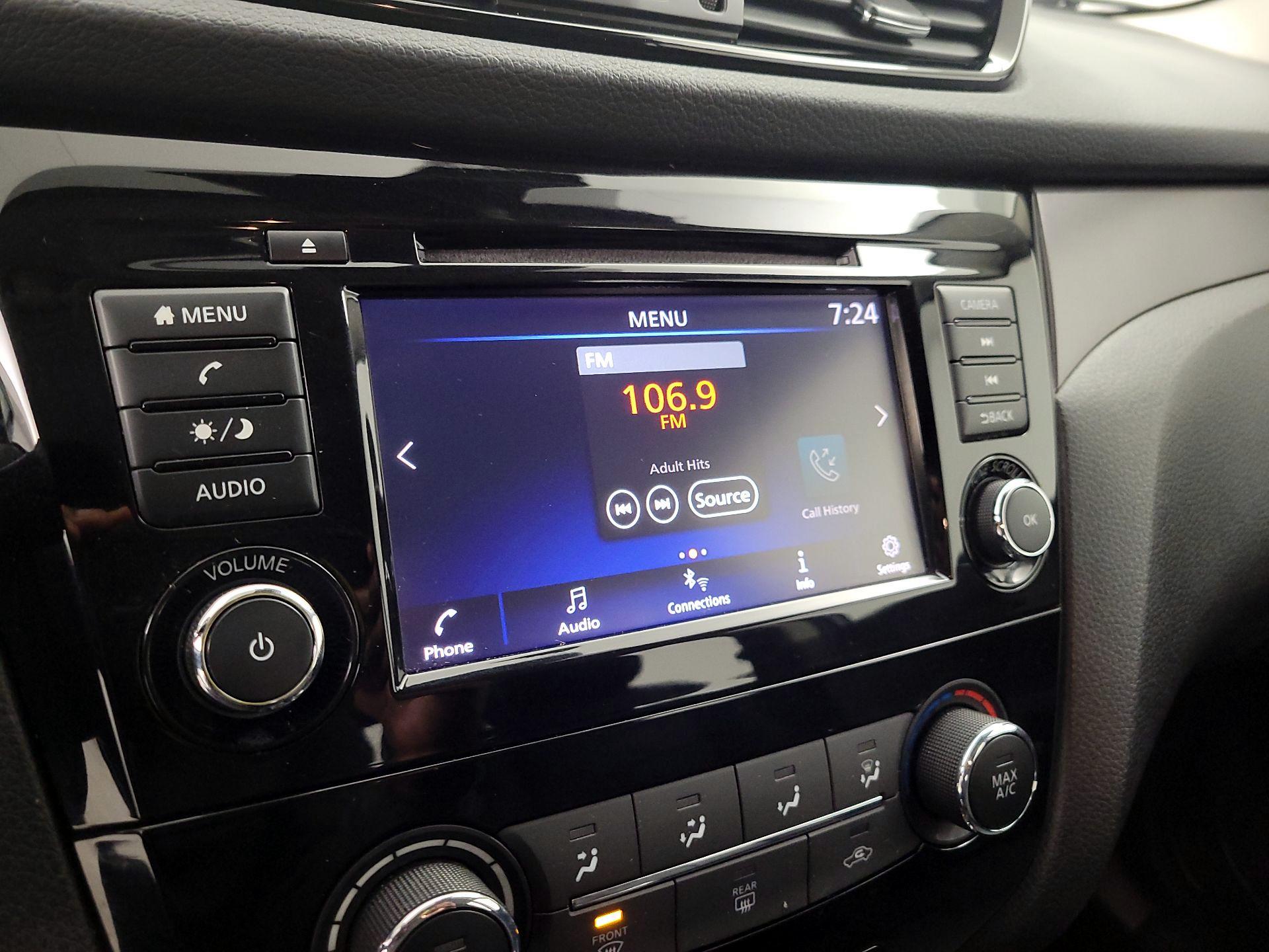 Thumbnail: 2020 Nissan Rogue Sport - 15