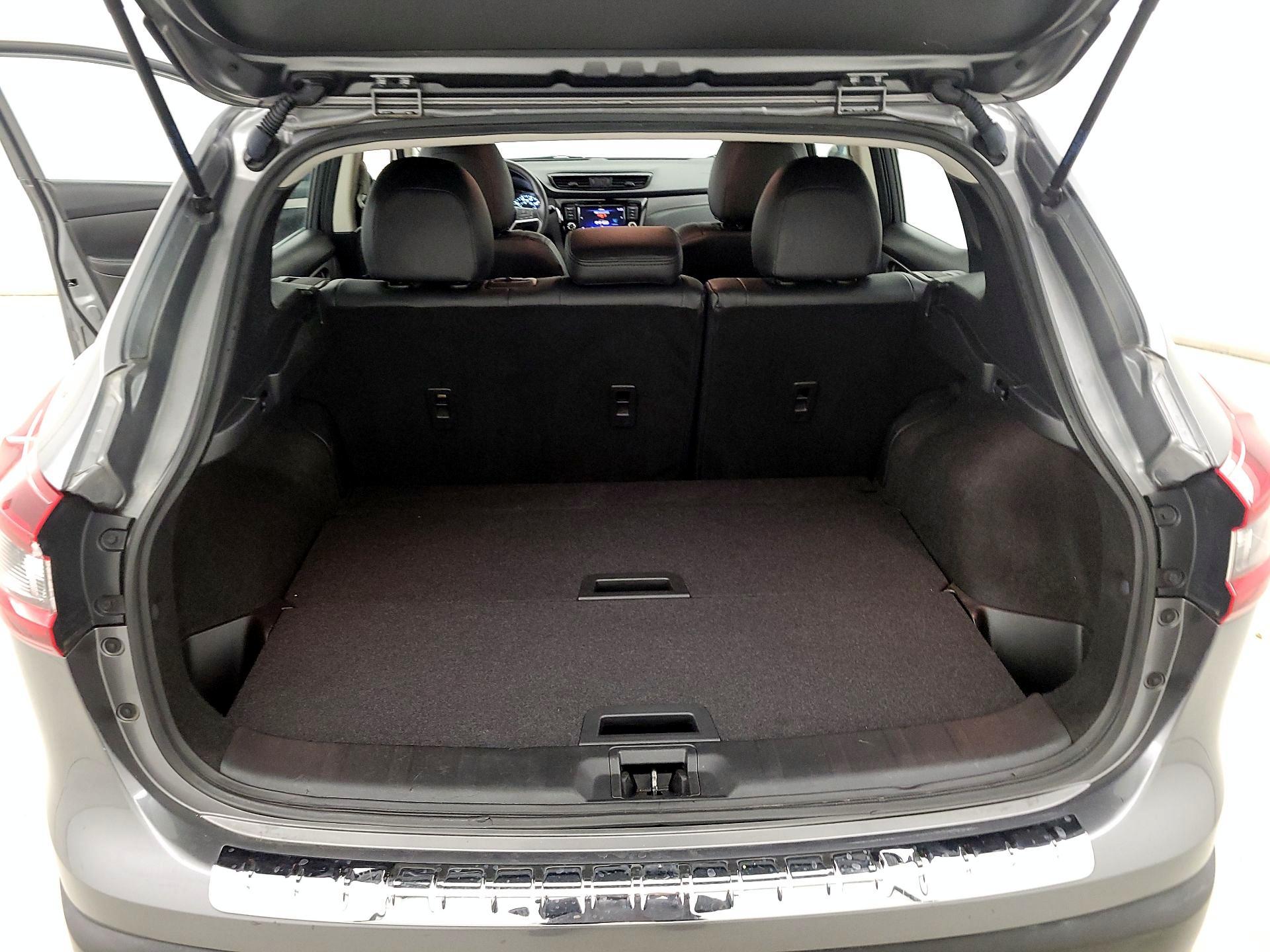 Thumbnail: 2020 Nissan Rogue Sport - 20