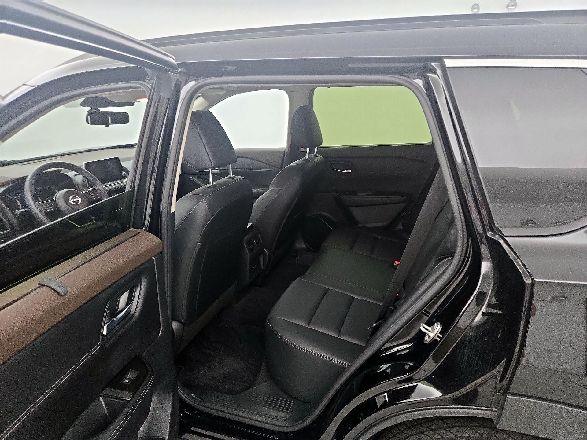 Thumbnail: 2023 Nissan Rogue - 20