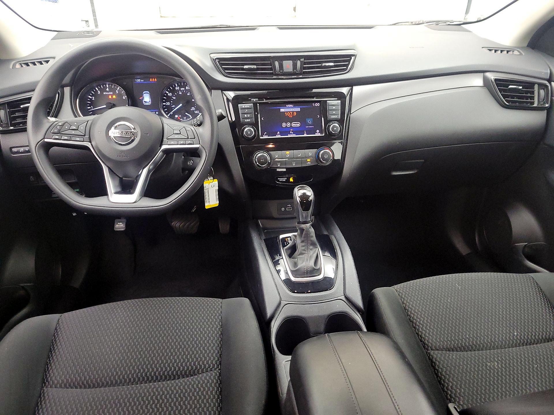 Thumbnail: 2022 Nissan Rogue Sport - 9