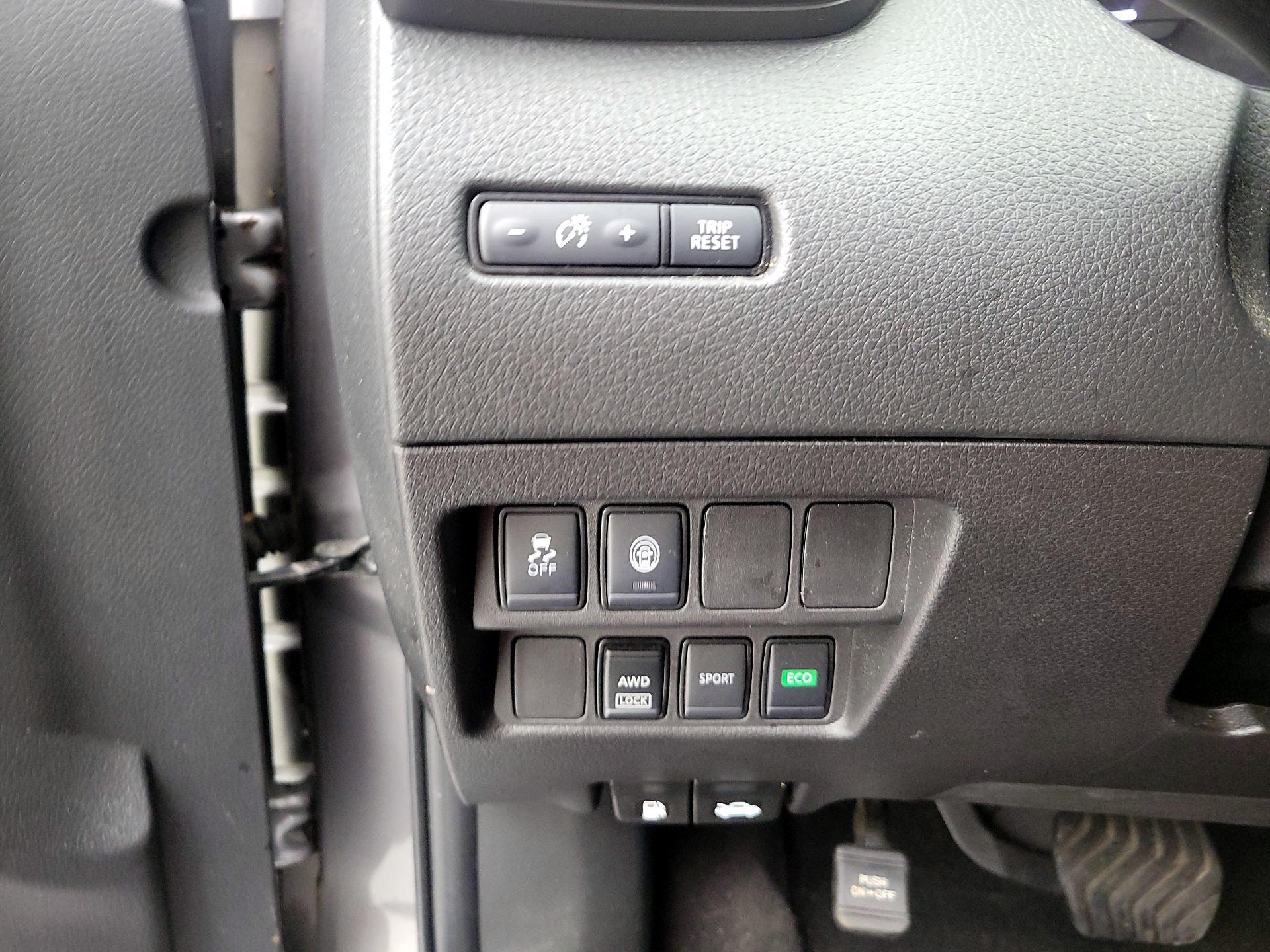 Thumbnail: 2022 Nissan Rogue Sport - 13